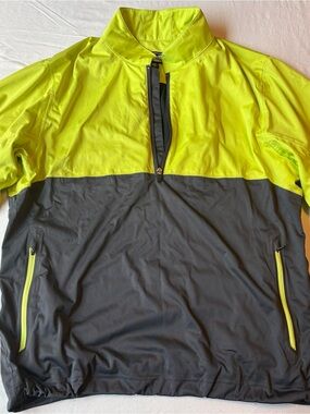 Yellow and Gray Sun Mountain Rain Flex Short Sleeve Pullover 1/4 zip size XL